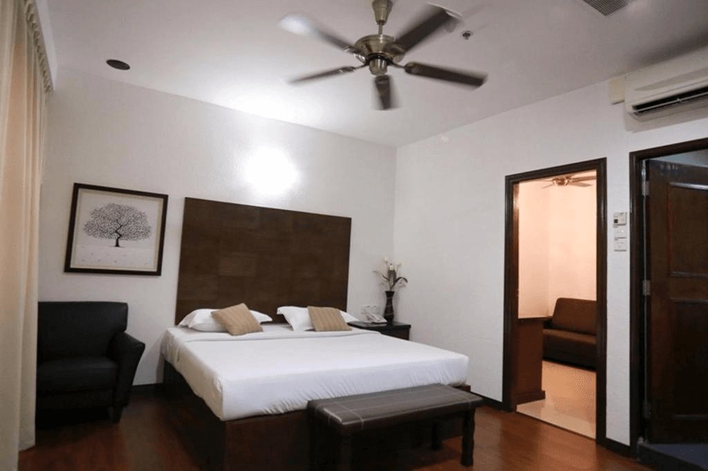 Ultimate Guide to the 9 Best Hotels in Kelantan for Every Budget 5 Crystal Lodge Kota Bharu / Best Hotels in Kelantan