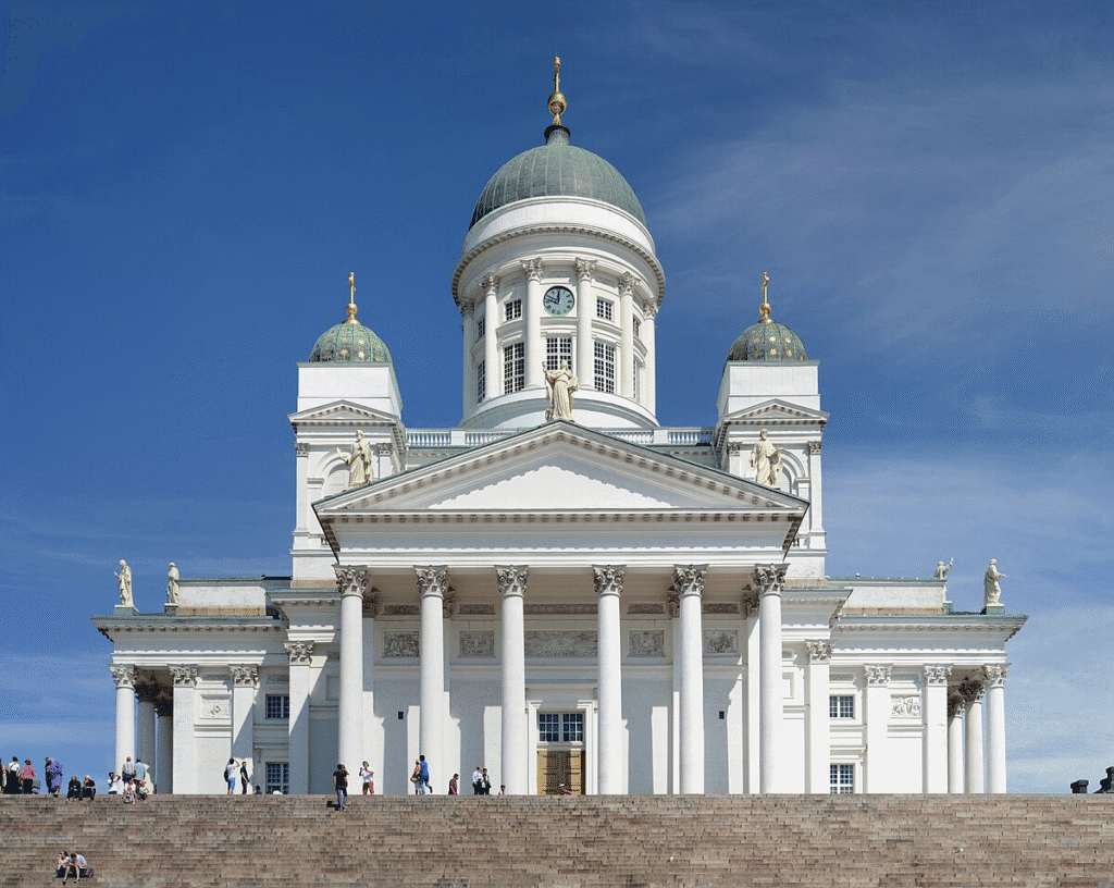 10 Totally FREE Things to Do in Helsinki (Yes, 100% Free!) 1 Admire the Helsinki Cathedral & Senate Square / FREE Things to Do in Helsinki