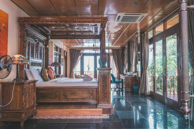 Staycation, Lost Resort in Penang