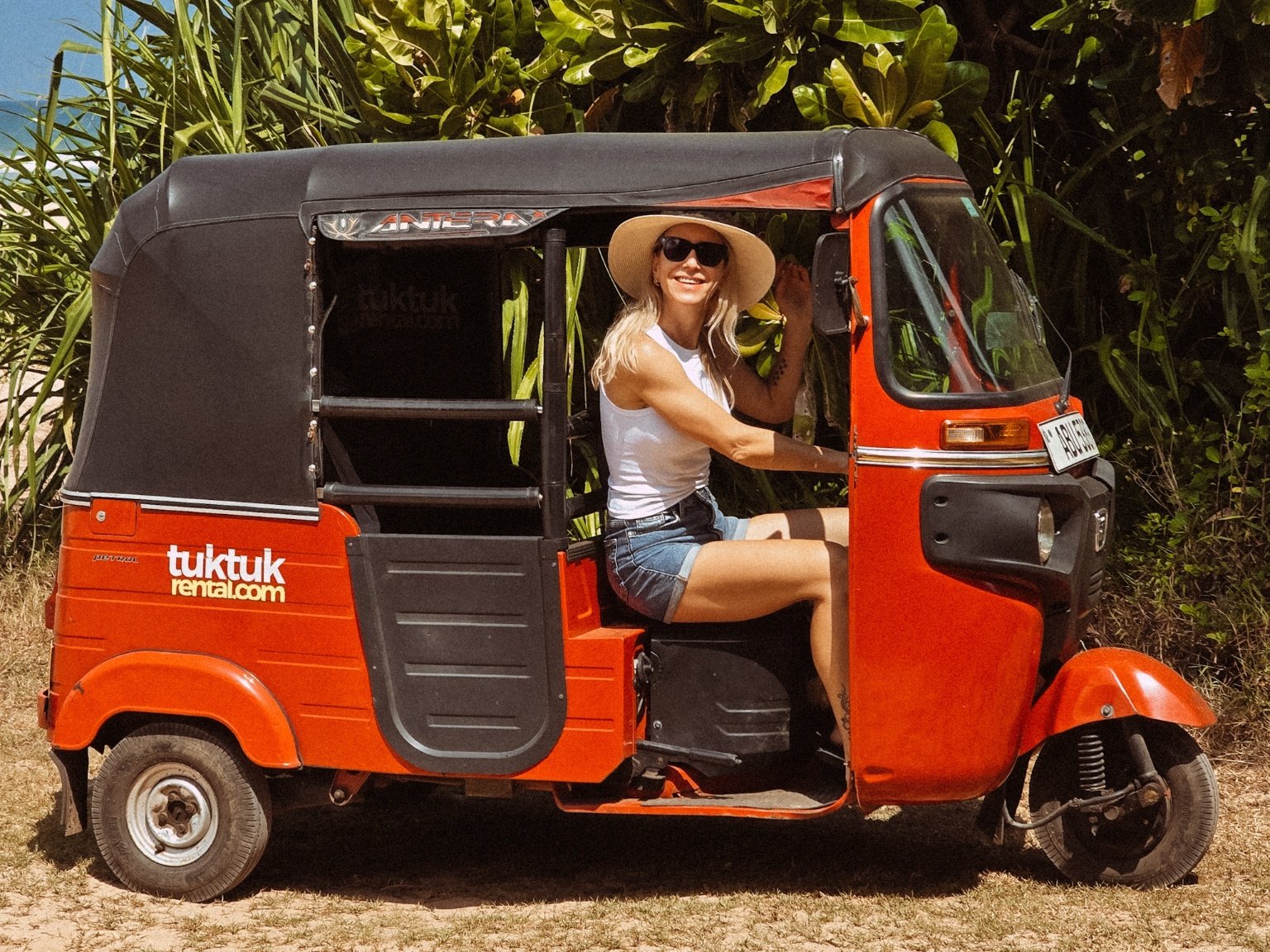 tuktuk rental Sri Lanka